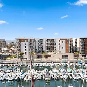 Apartment Blue Water Views Luxury Retreat In Mdr/venice, Los Angeles